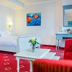 Strandhotel Berg Szálloda