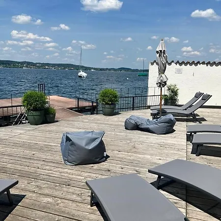 Strandhotel Berg Hotel