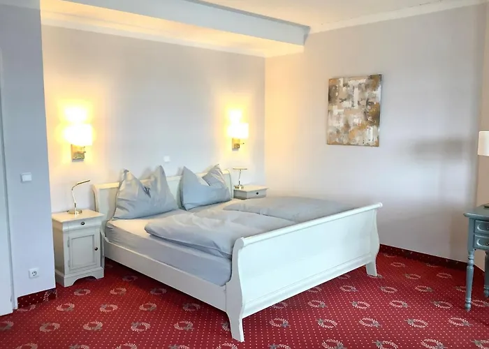 Strandhotel Berg Szálloda *