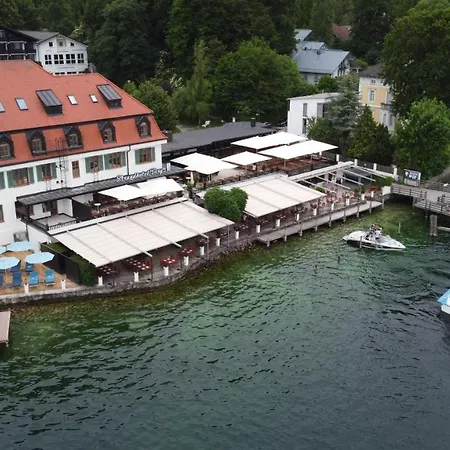 Strandhotel Berg Hotel *