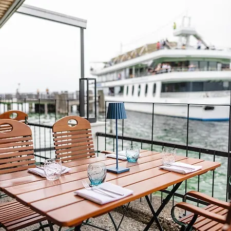 Strandhotel Berg Hotel *