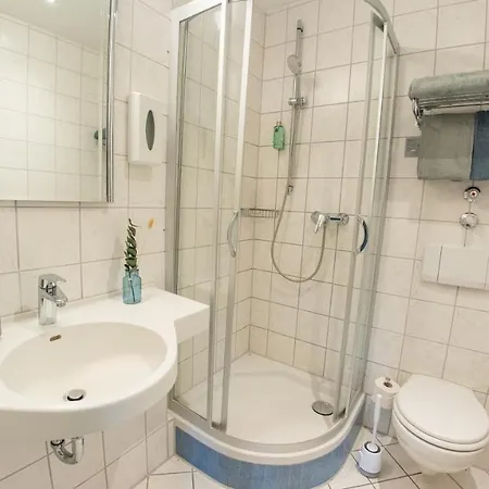 Strandhotel Berg Hotel *