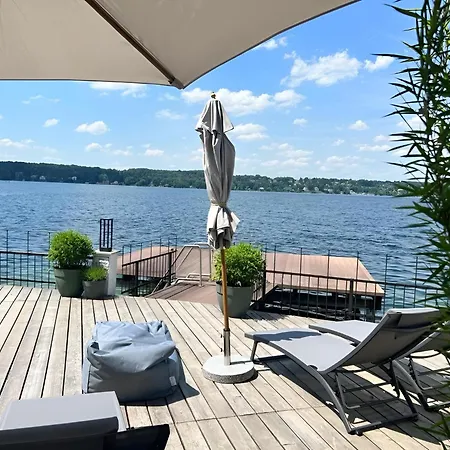 Strandhotel Berg ホテル *