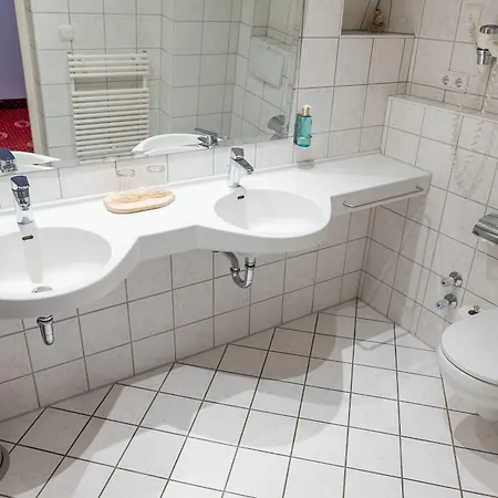 Strandhotel Berg Berg am Starnberger See