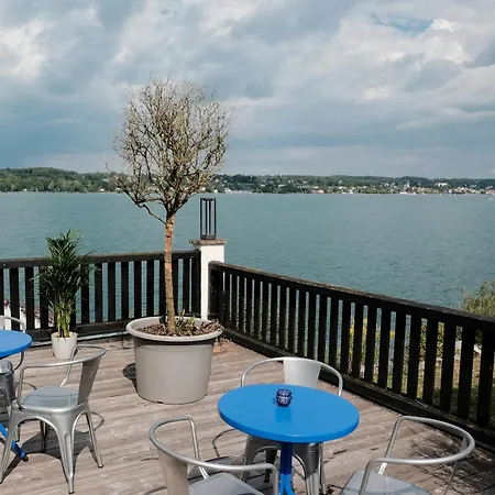 Strandhotel Berg Hotel *