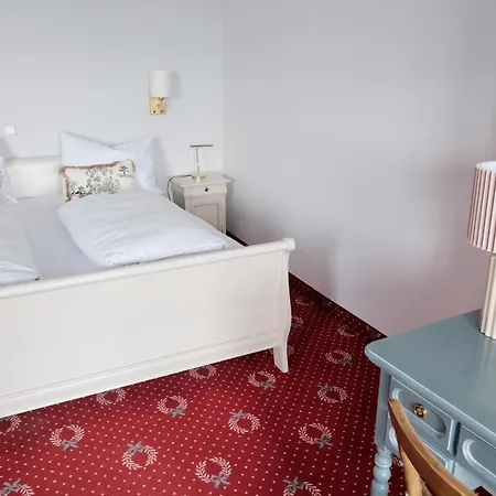 Strandhotel Berg *