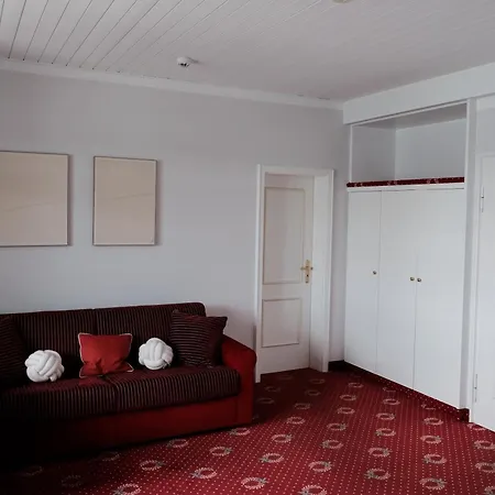Strandhotel Berg Hotel
