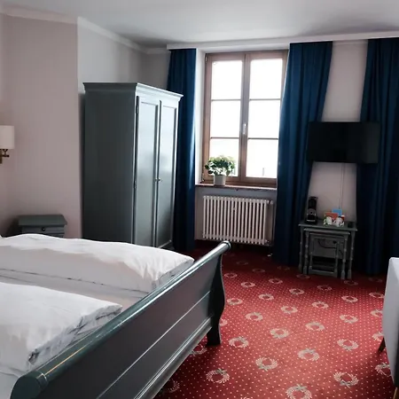Strandhotel Berg Hotel *