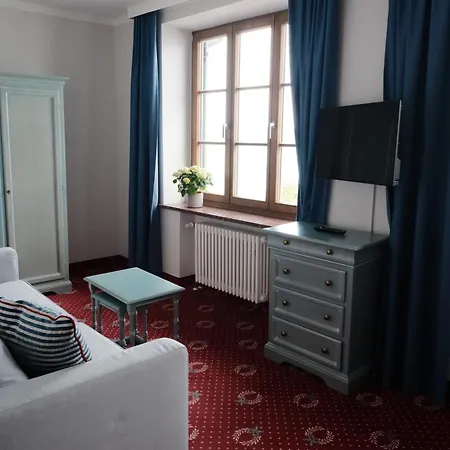 Strandhotel Berg Hotel *