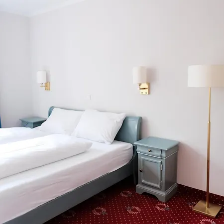 Strandhotel Berg *