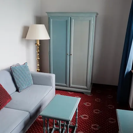 Strandhotel Berg Hotel