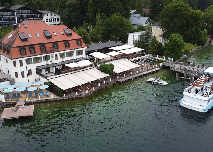 Strandhotel Berg Szálloda *