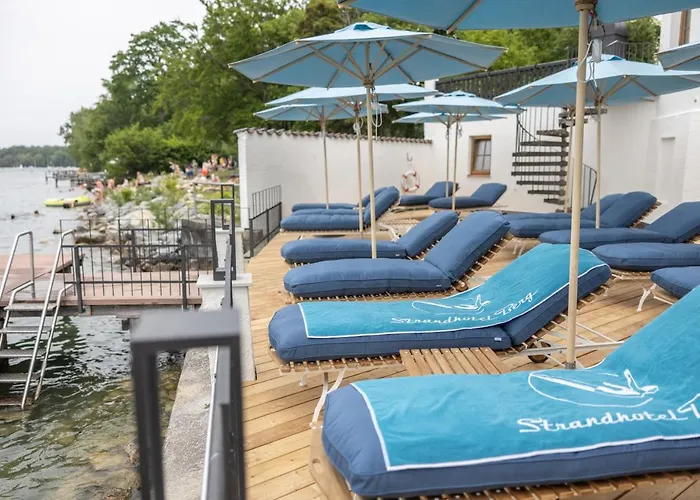 ホテル Strandhotel Berg