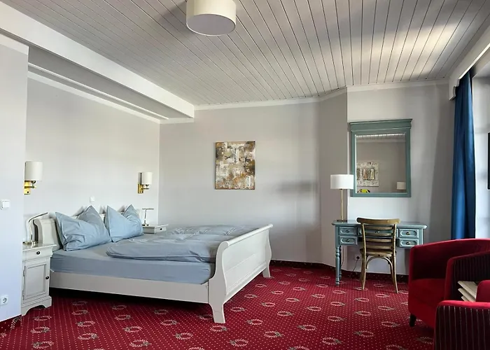 Strandhotel Berg *