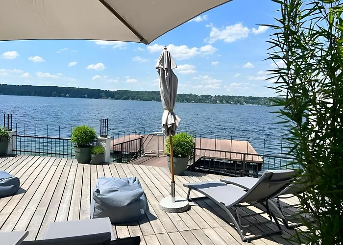 Strandhotel Berg ホテル *